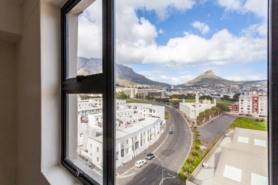 2 Bedroom Property for Sale in Zonnebloem Western Cape